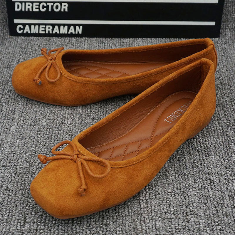 Eleganti flachi Ballerina-Schueh mit eckiger Form
