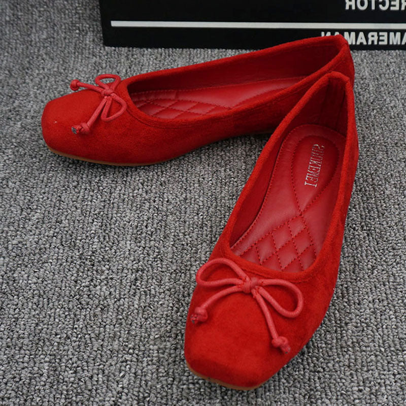 Eleganti flachi Ballerina-Schueh mit eckiger Form