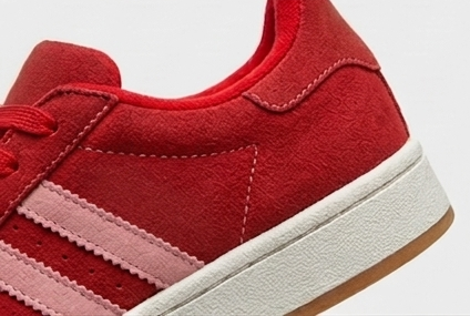 Mesh-Sneaker mit Schnürig und Gummisohle mit tüfem Absatz